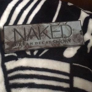Urban Decay Smoky pallet 💋🖤